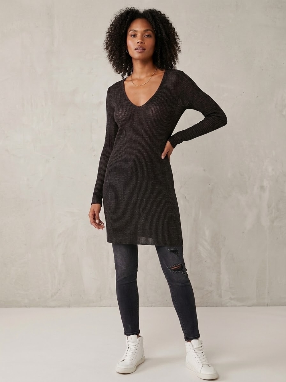V-Neck Ribbed Longline Tunic Sweater - Black